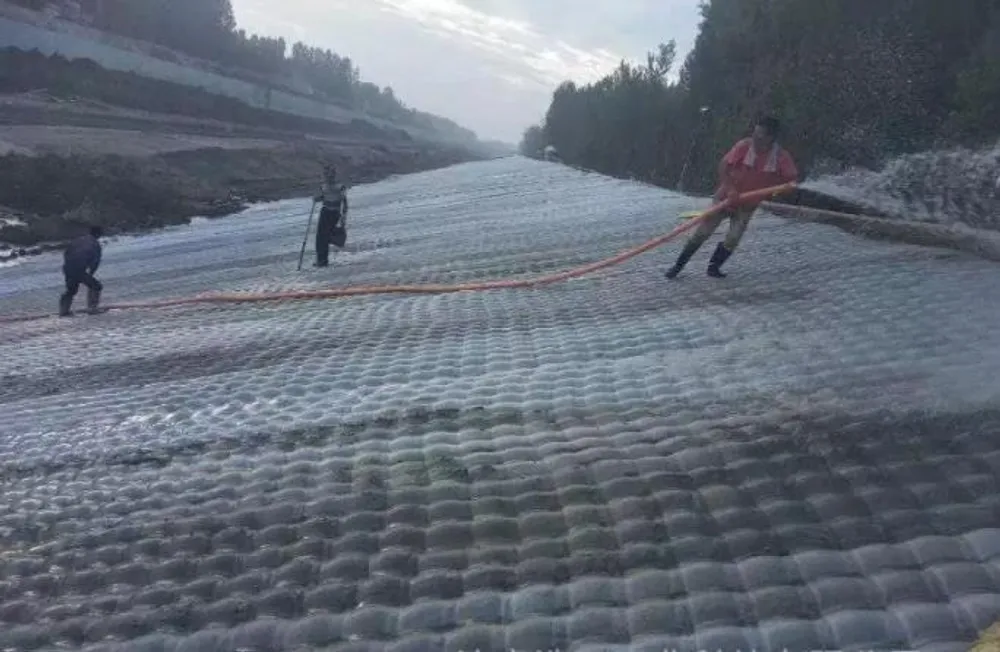 Matras beton pelindung lereng (Concrete Revetment Mattress) — Gambar lainnya