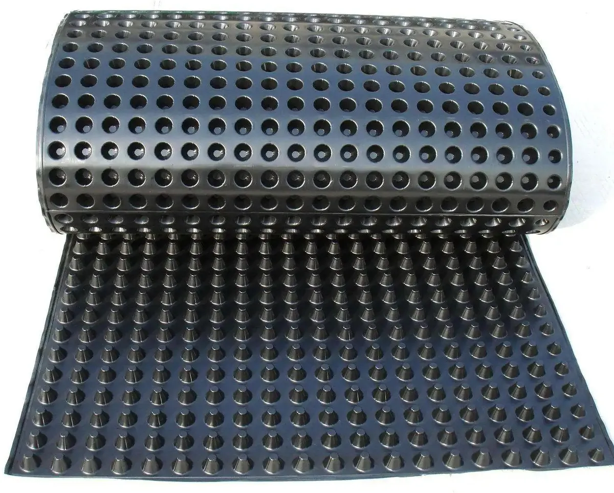 Lembaran drainase berbintik (Dimpled Drainage Sheet)
