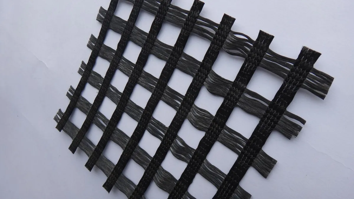 شبكة جيوغريد البوليستر (Polyester Geogrid)