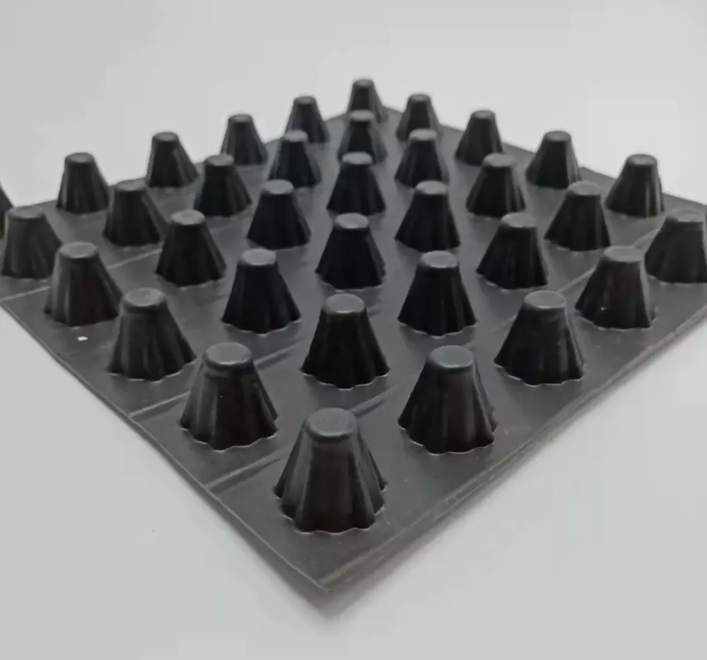 Lembaran drainase berbintik (Dimpled Drainage Sheet) — Produksi