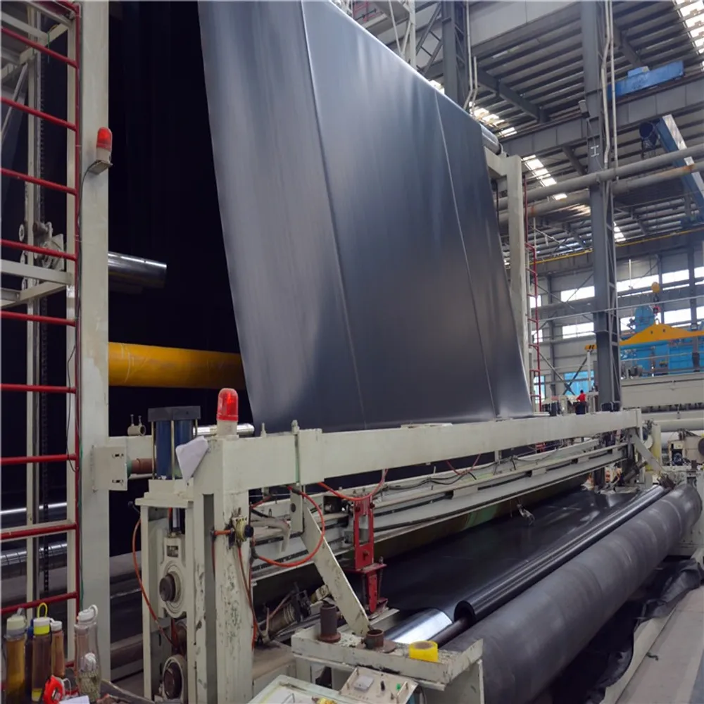 Geomembran Bertekstur (Textured Geomembrane) — Produksi