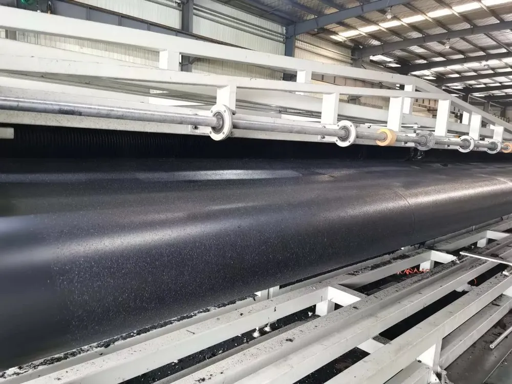 Geomembran Bertekstur (Textured Geomembrane) — Produksi