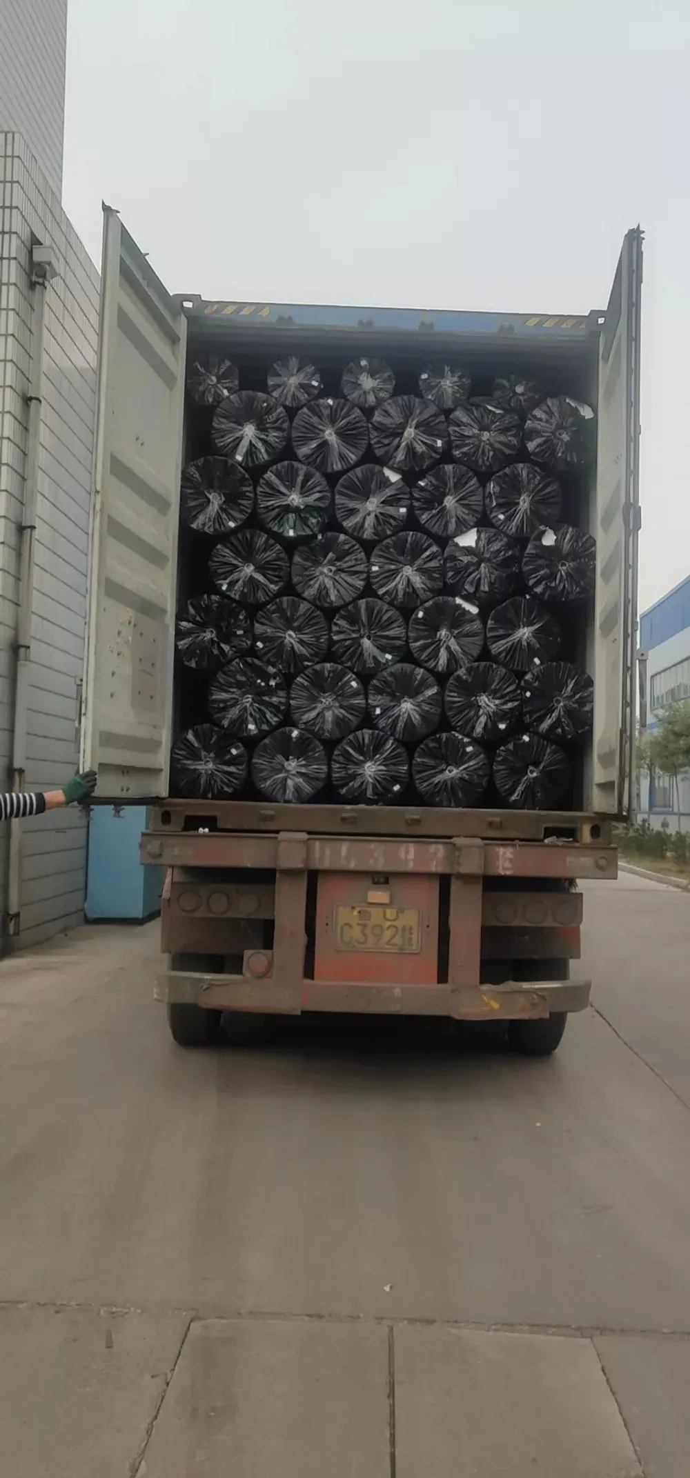 Geotextile Woven Poliester-PP (Polyester-PP Woven Geotextile) — Pengiriman & pengemasan