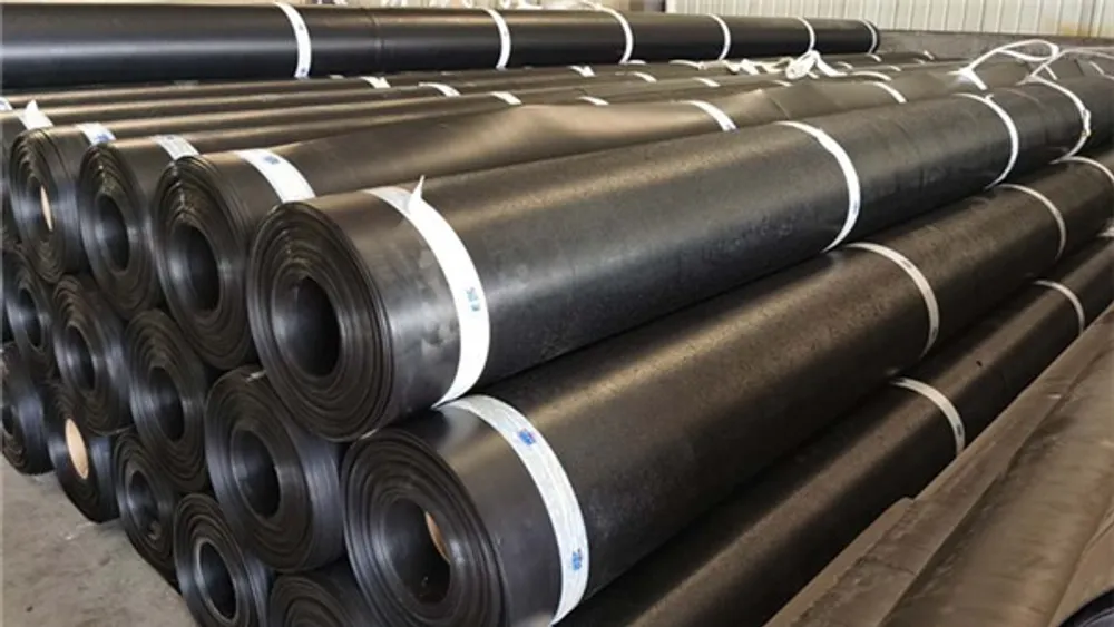 Geomembran Bertekstur (Textured Geomembrane) — Pengiriman & pengemasan